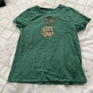 Green pineapple tshirt